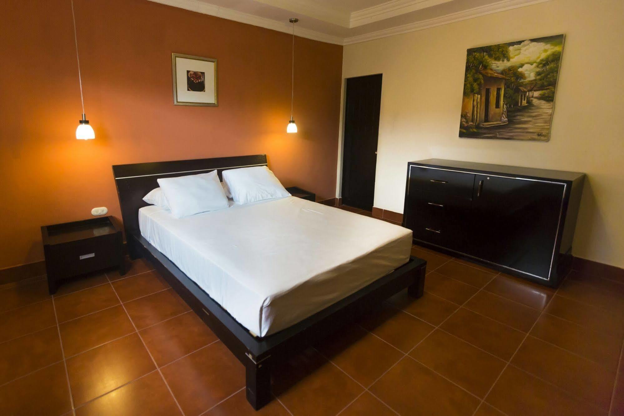 Hotel Los Altos Estelí Екстериор снимка